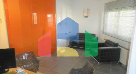 Продажа - Здание 700 m² в пригороде Салоник