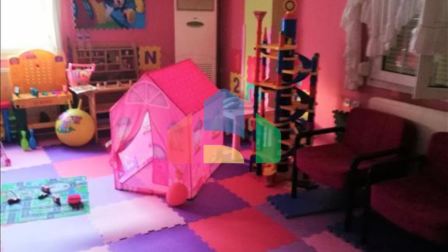 Продажа - Здание 700 m² в пригороде Салоник