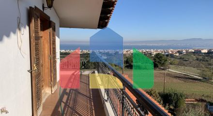 Продаж - Котедж 420 m² в передмісті Салонік