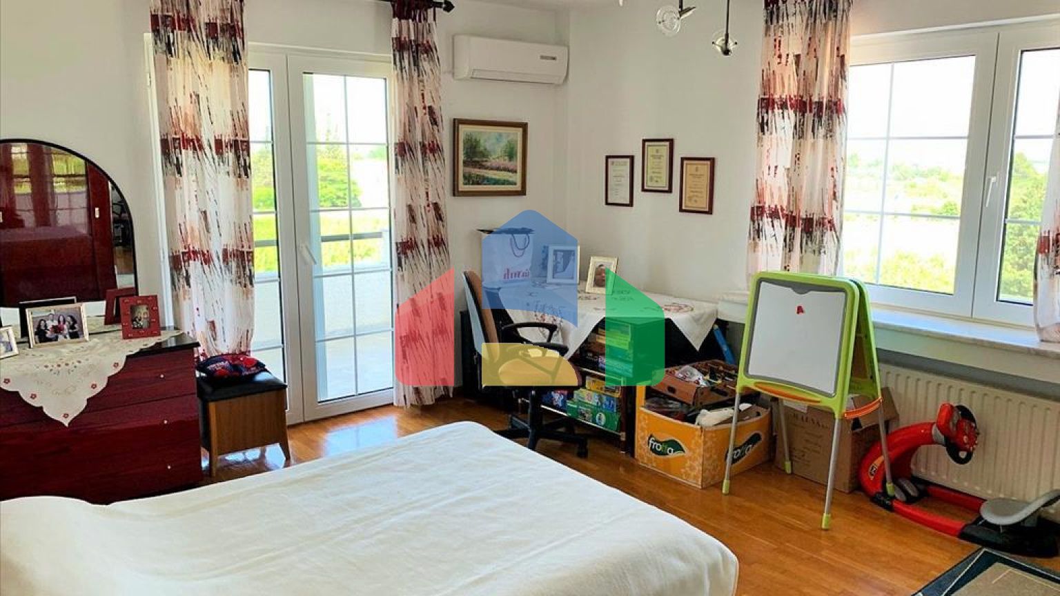 Продаж - Котедж 400 m² в передмісті Салонік