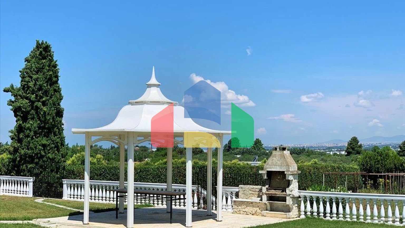 Продаж - Котедж 400 m² в передмісті Салонік