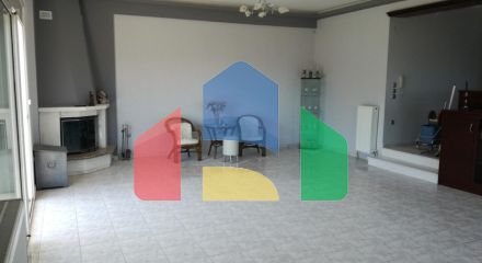 Продаж - Котедж 305 m² в передмісті Салонік