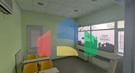 Продаж - Будівля 220 m² в передмісті Салонік