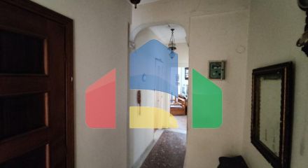 Продаж - Будівля 220 m² в передмісті Салонік