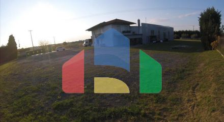 Продаж - Комерційна нерухомість 740 m² в передмісті Салонік