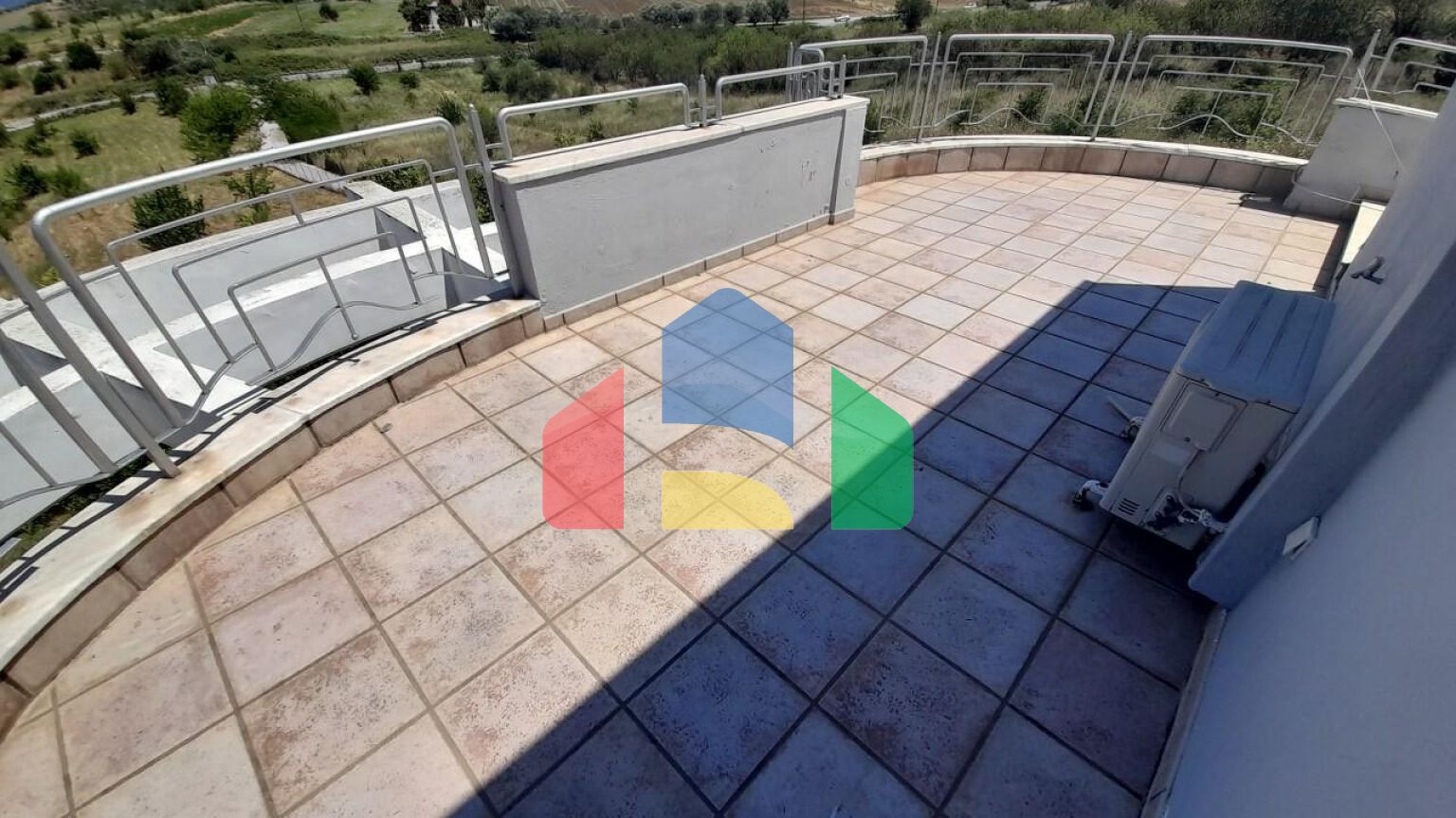 Продаж - Котедж 300 m² в передмісті Салонік