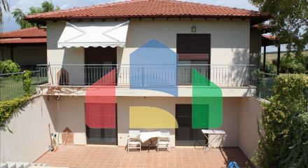 Продаж - Вілла 380 m² в передмісті Салонік