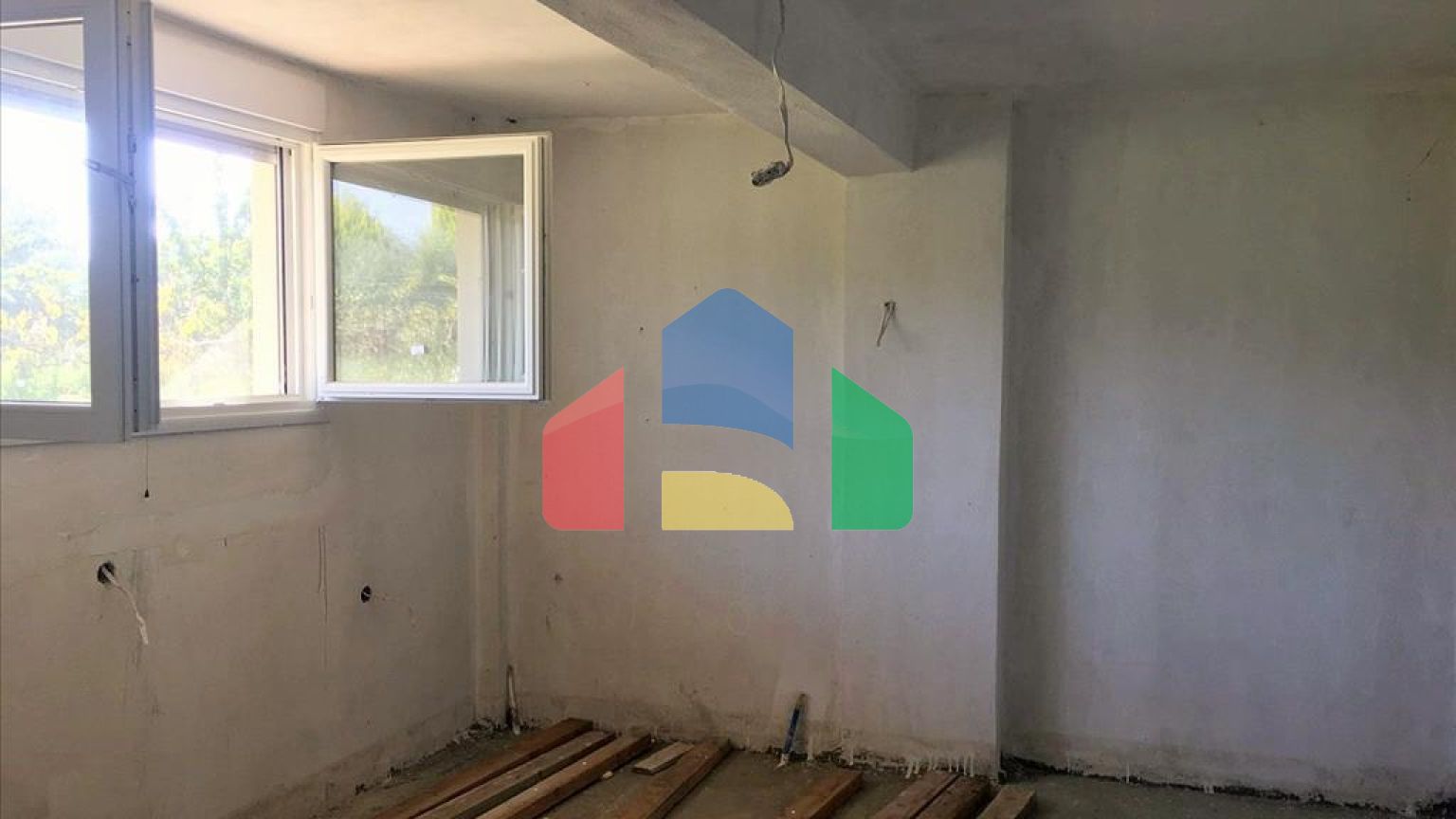 Продаж - Котедж 260 m² в передмісті Салонік