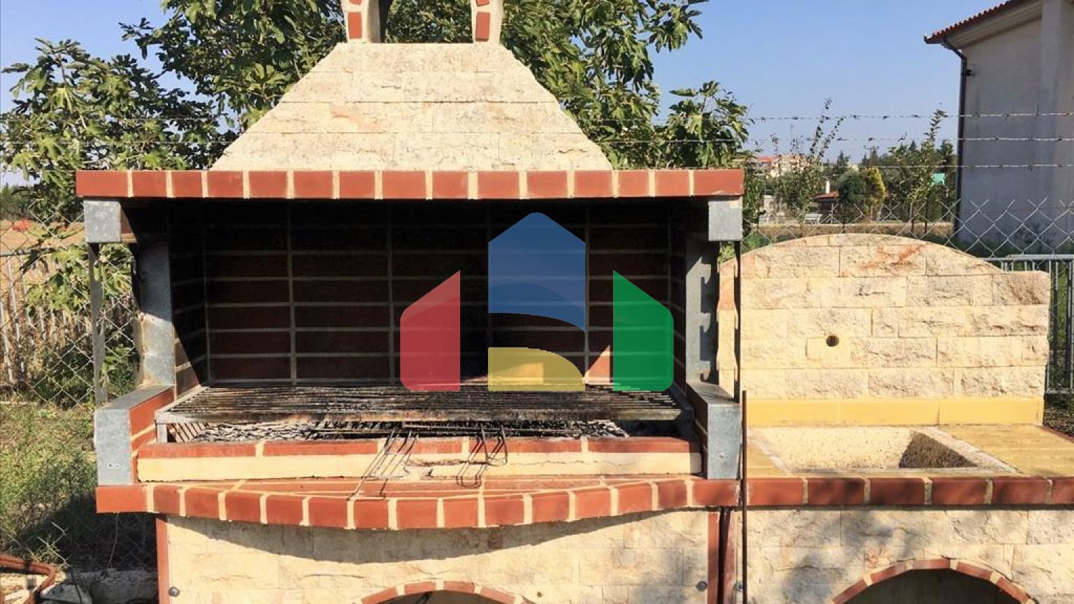 Продаж - Котедж 260 m² в передмісті Салонік