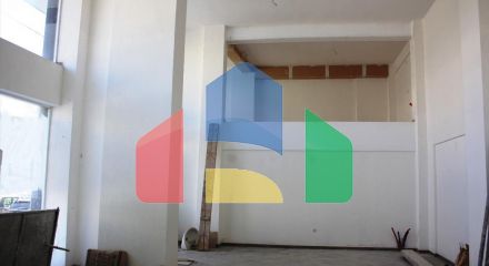 Продаж - Комерційна нерухомість 194 m² в передмісті Салонік