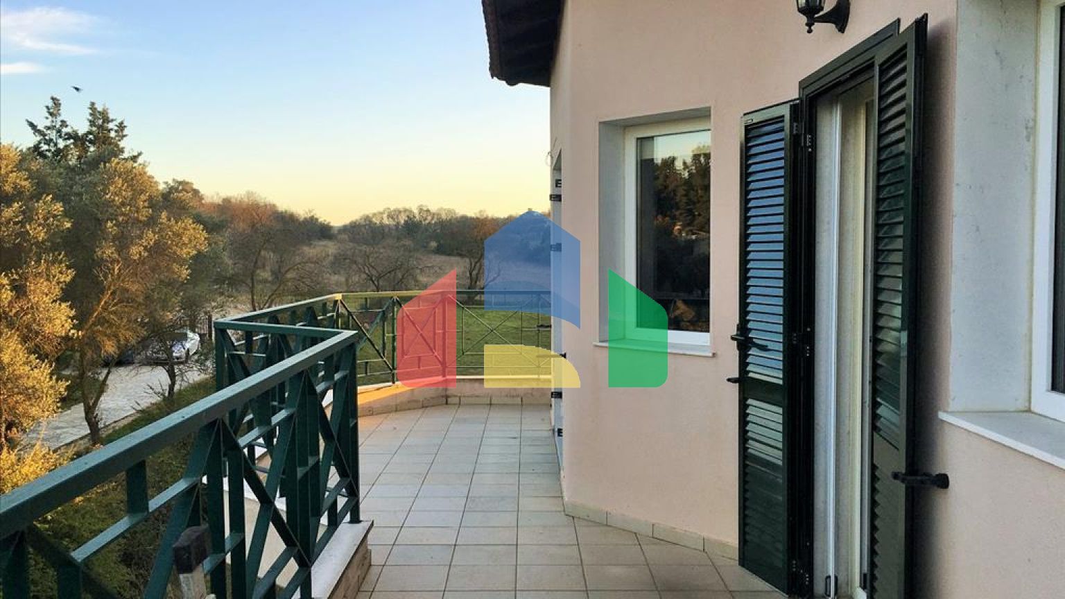 Продаж - Котедж 280 m² в передмісті Салонік