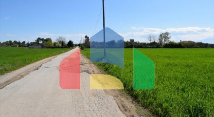 Продаж - Земельна ділянка 27000 m² в передмісті Салонік