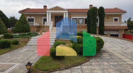 Продаж - Котедж 400 m² в передмісті Салонік