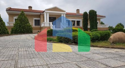 Продаж - Котедж 400 m² в передмісті Салонік