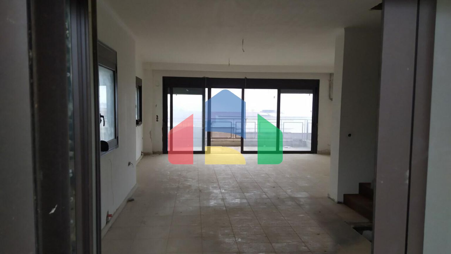 Продаж - Таунхаус 270 m² в передмісті Салонік