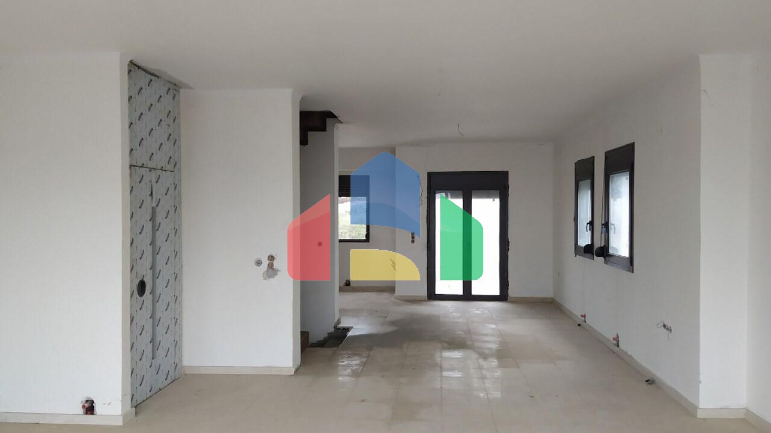 Продаж - Таунхаус 270 m² в передмісті Салонік