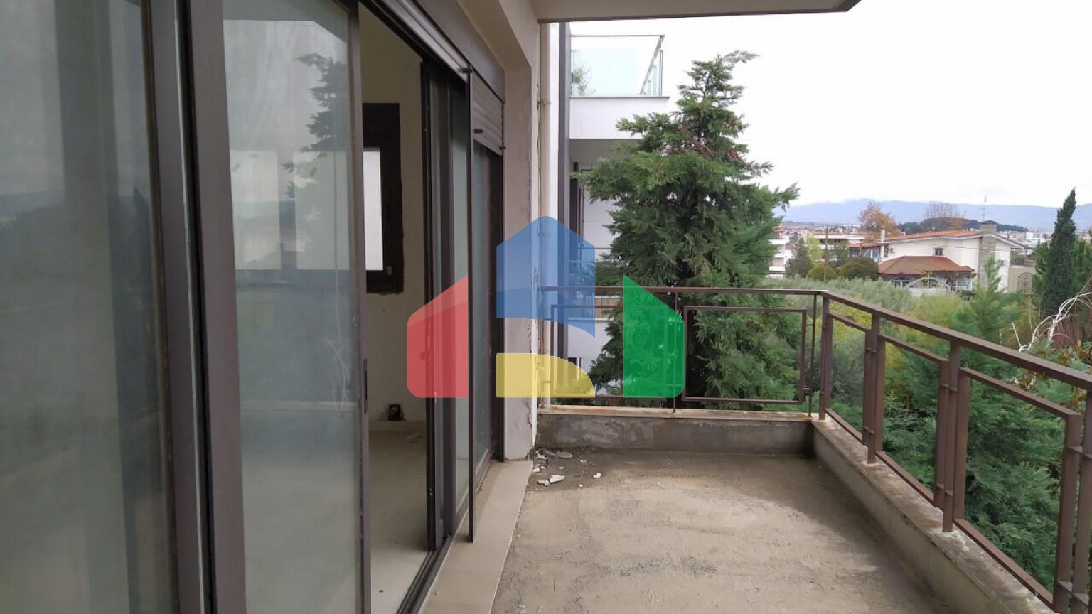 Продаж - Таунхаус 270 m² в передмісті Салонік