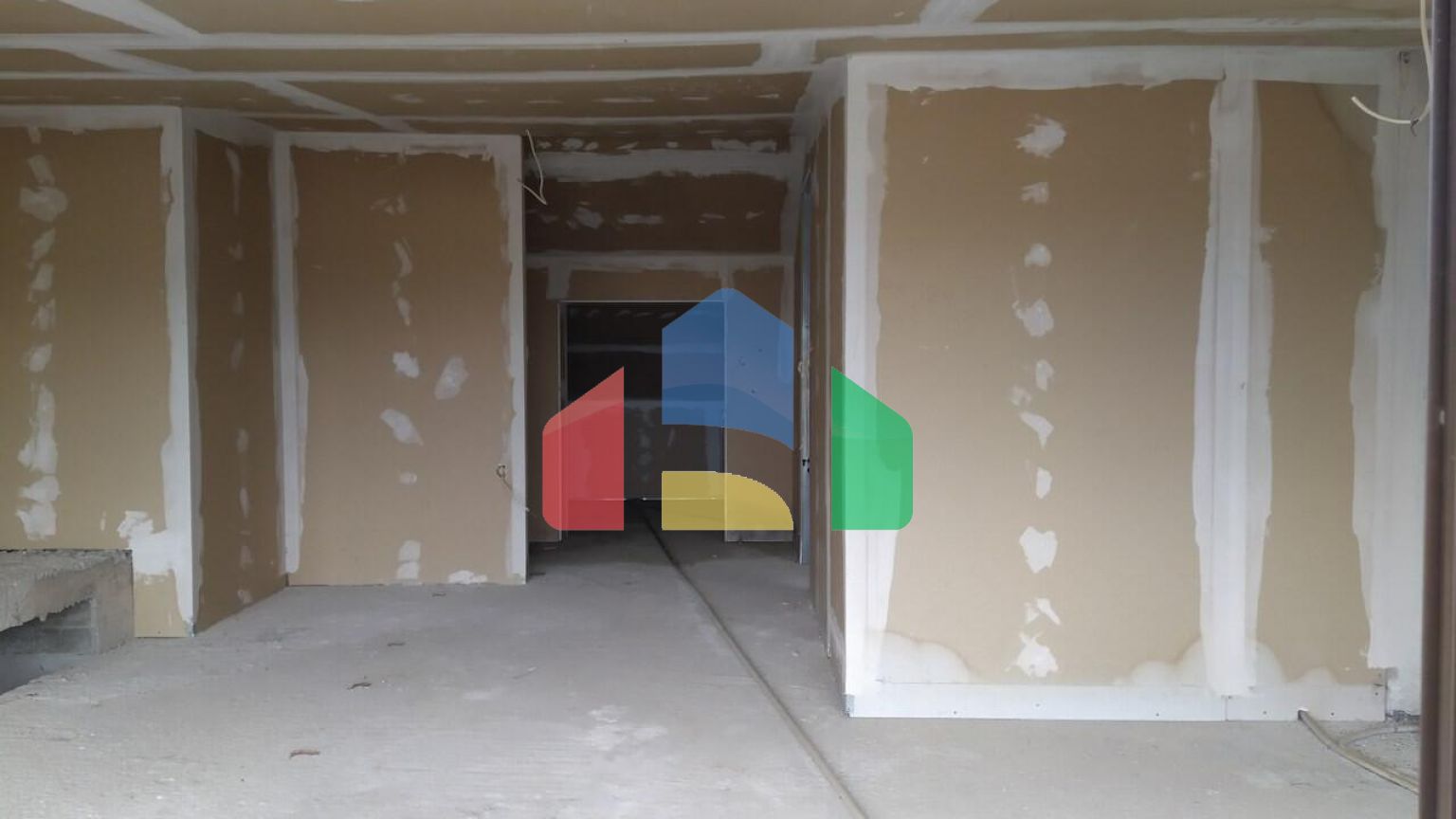 Продаж - Таунхаус 270 m² в передмісті Салонік