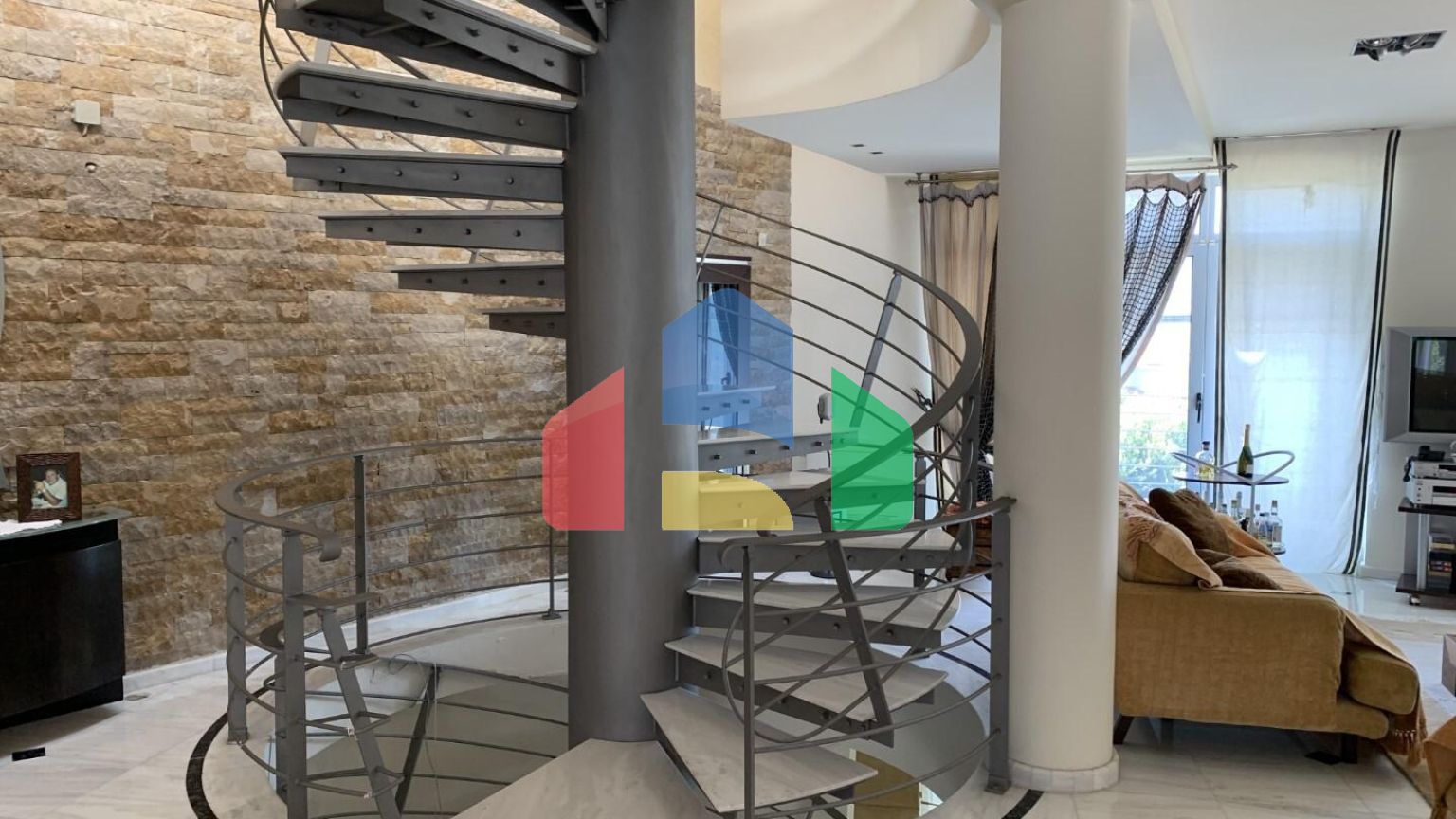 Продаж - Котедж 400 m² в передмісті Салонік