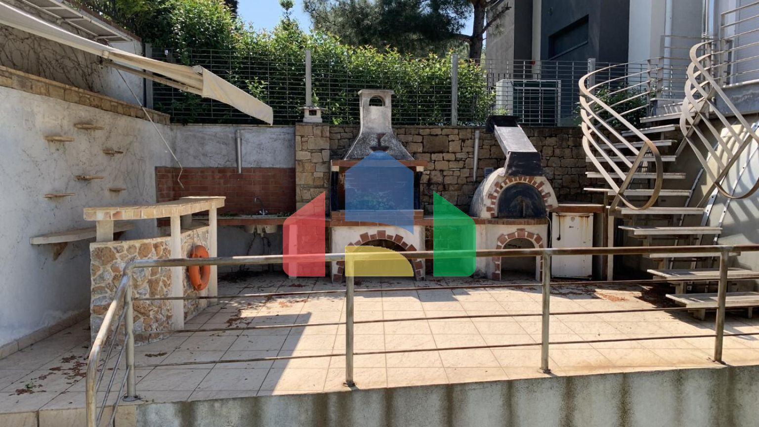 Продаж - Котедж 400 m² в передмісті Салонік