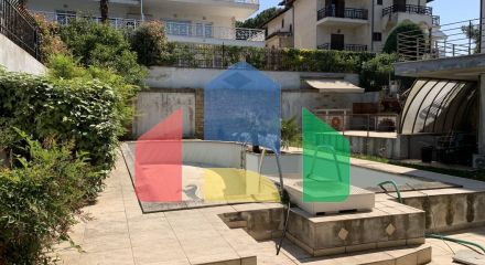 Продаж - Котедж 400 m² в передмісті Салонік Продаж - Котедж 400 m² в передмісті Салонік