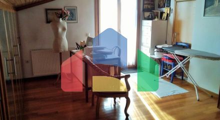 Продаж - Будівля 665 m² в передмісті Салонік