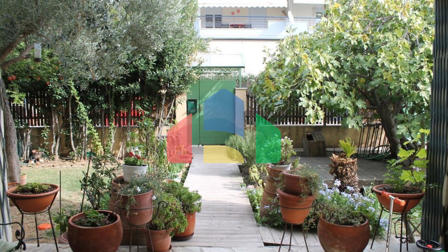 Продажа - Здание 665 m² в пригороде Салоник