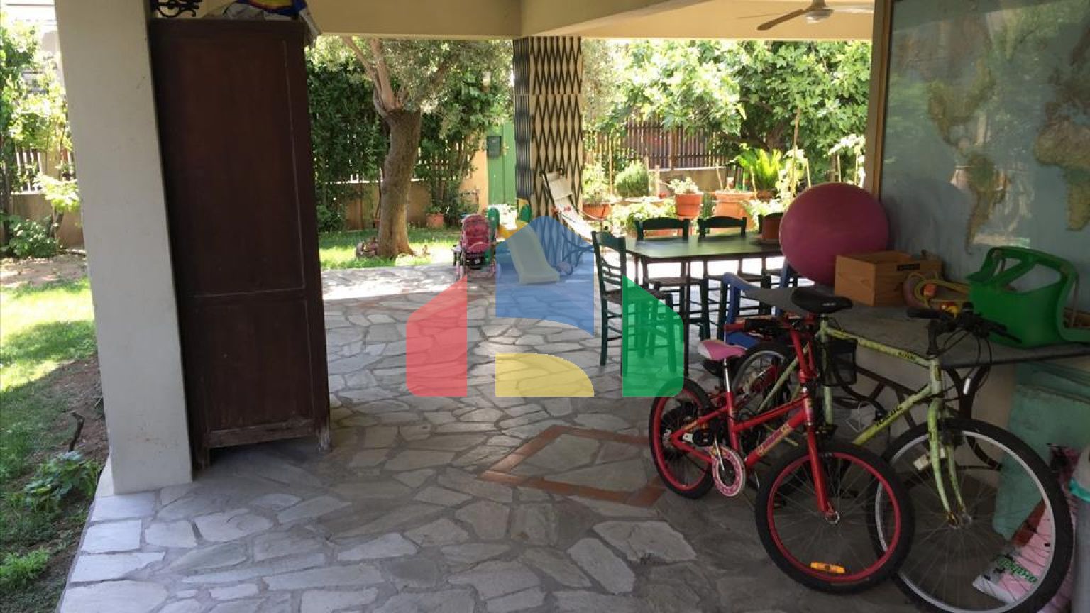 Продажа - Здание 665 m² в пригороде Салоник