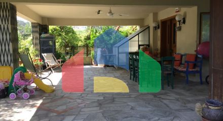 Продажа - Здание 665 m² в пригороде Салоник