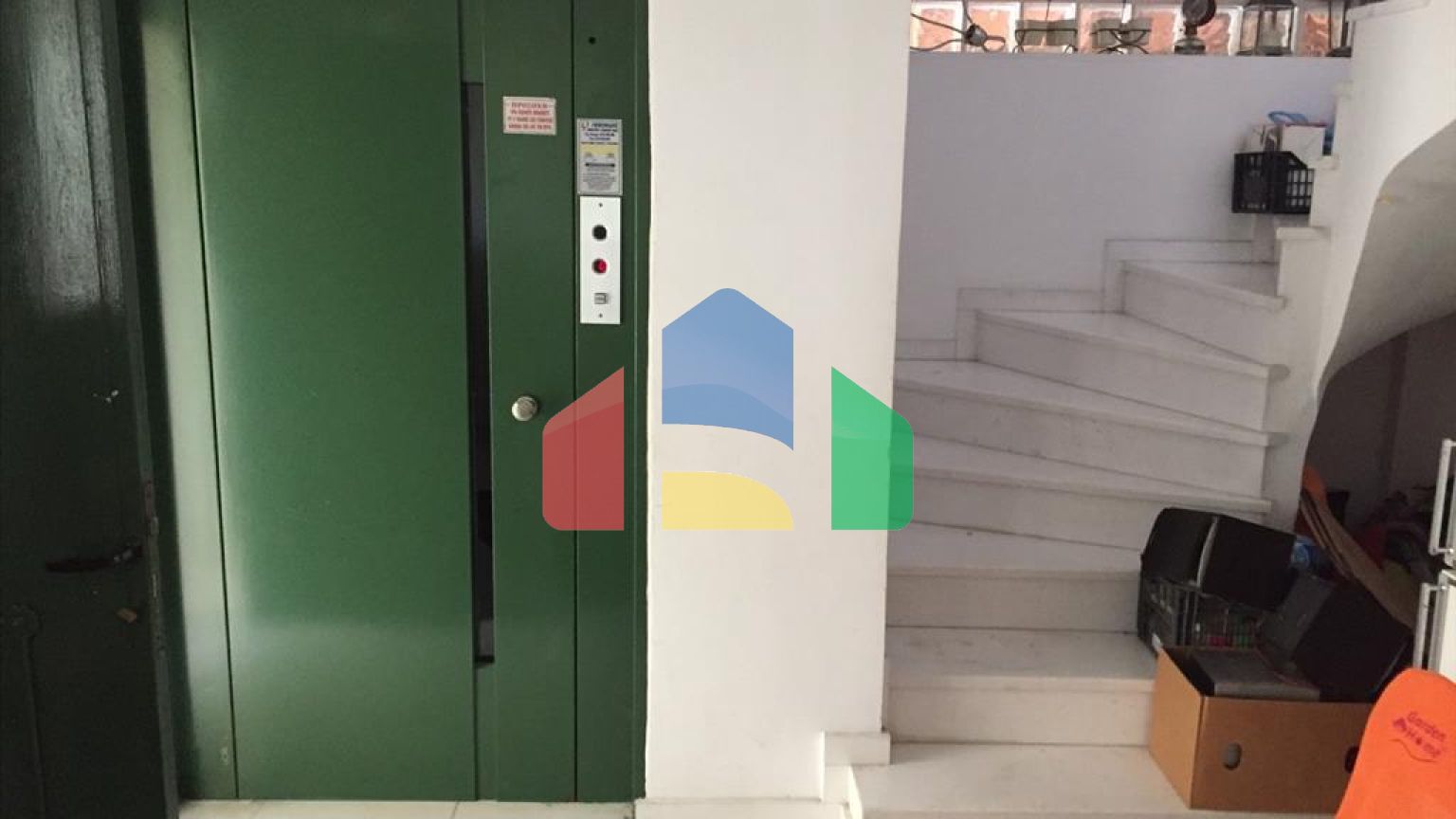 Продажа - Здание 665 m² в пригороде Салоник