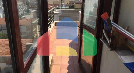 Продажа - Здание 665 m² в пригороде Салоник