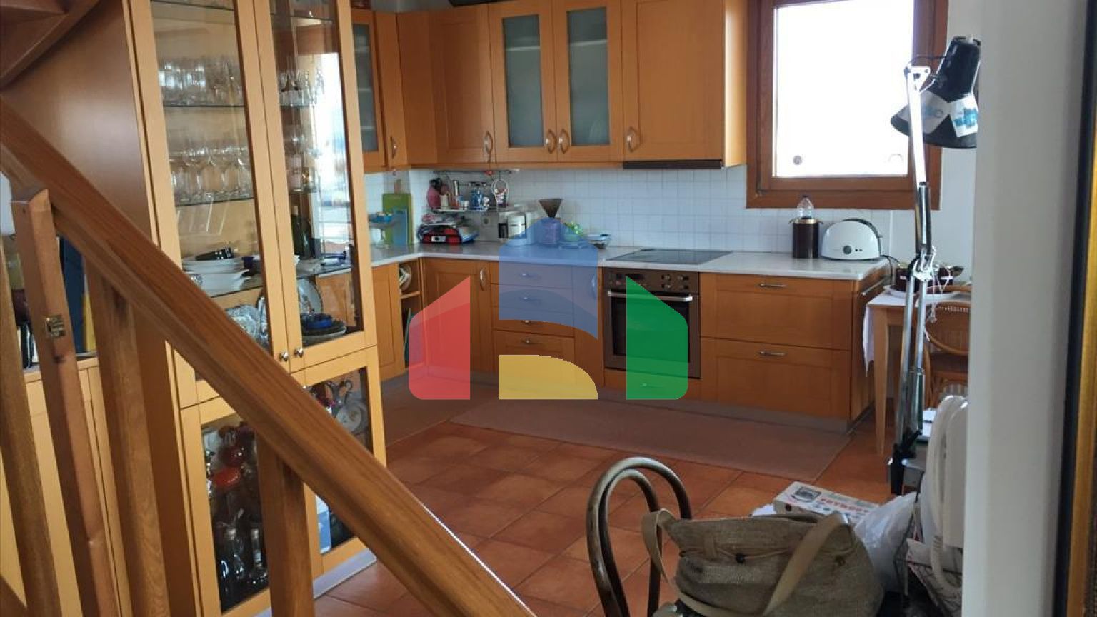 Продажа - Здание 665 m² в пригороде Салоник