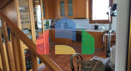 Продажа - Здание 665 m² в пригороде Салоник