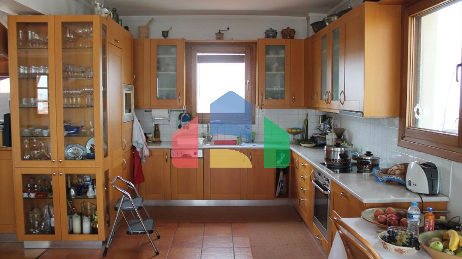 Продажа - Здание 665 m² в пригороде Салоник