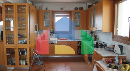 Продажа - Здание 665 m² в пригороде Салоник