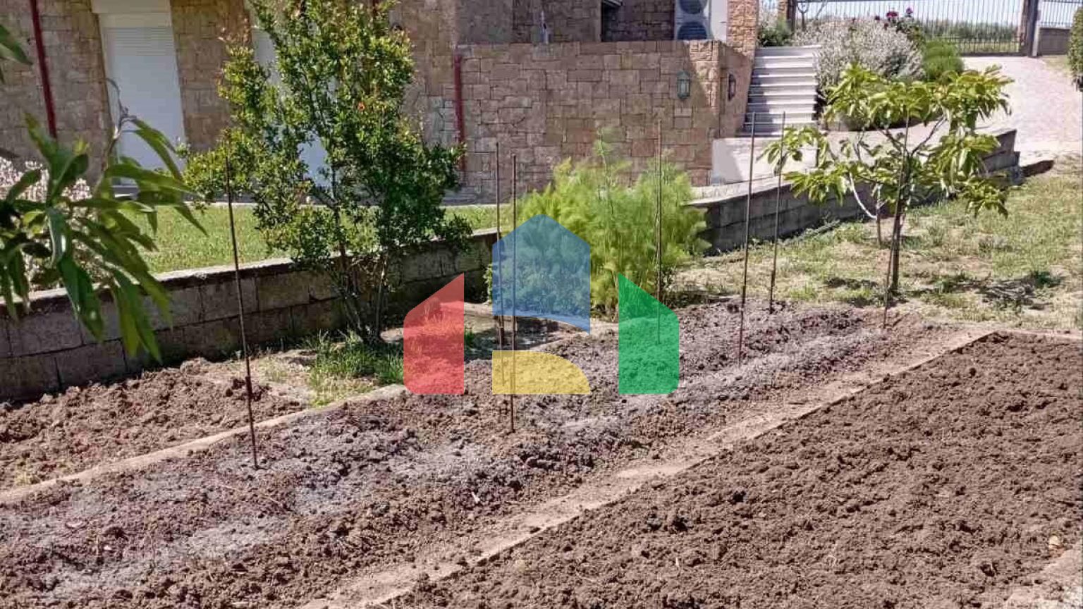 Продажа - Коттедж 230 m² в пригороде Салоник