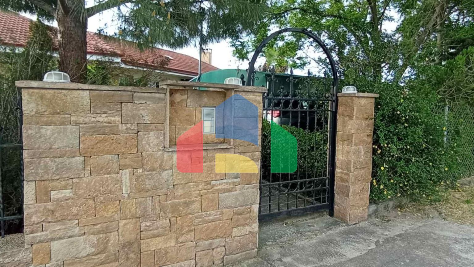 Продажа - Коттедж 230 m² в пригороде Салоник