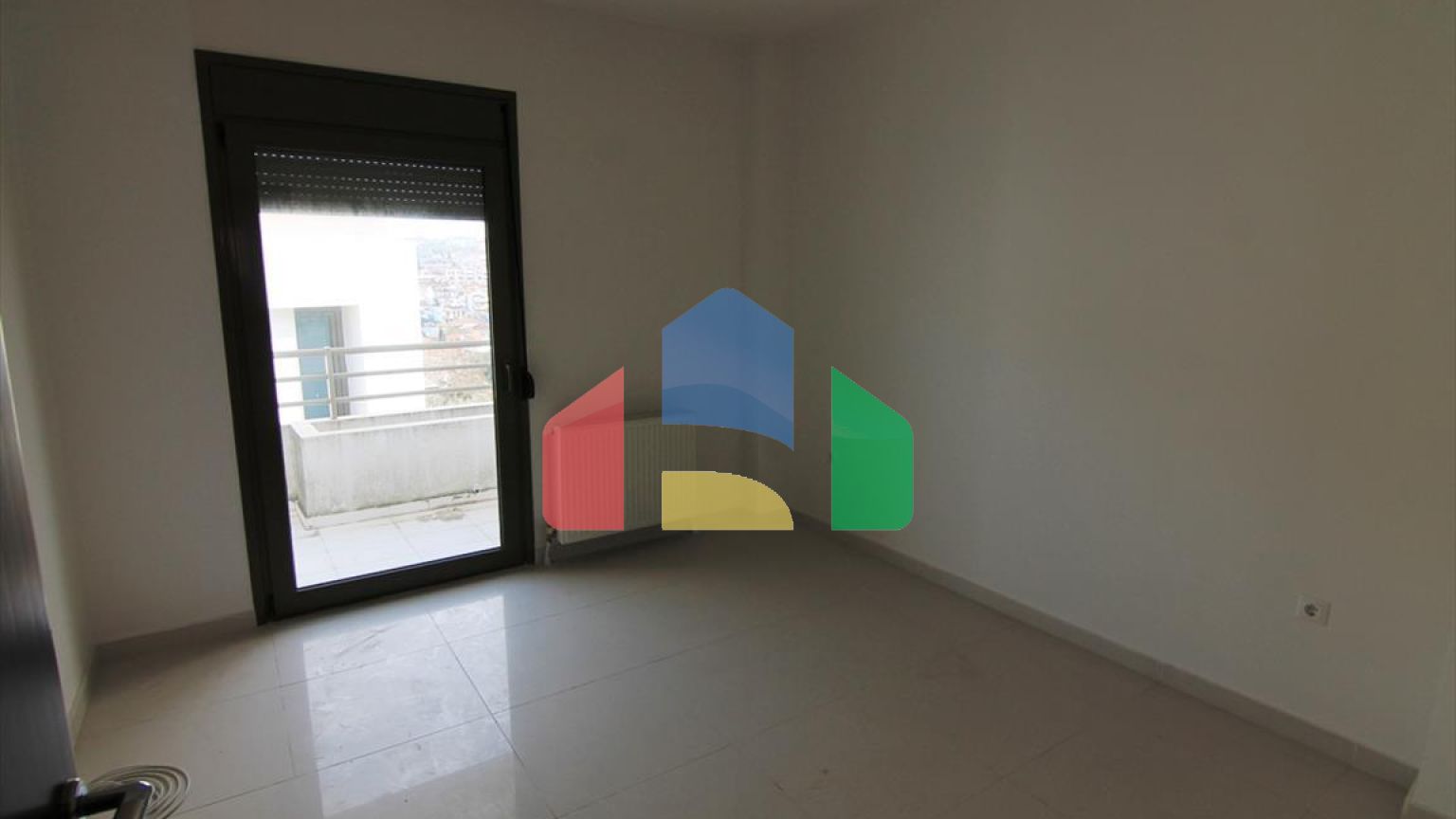 Продаж - Таунхаус 240 m² в передмісті Салонік