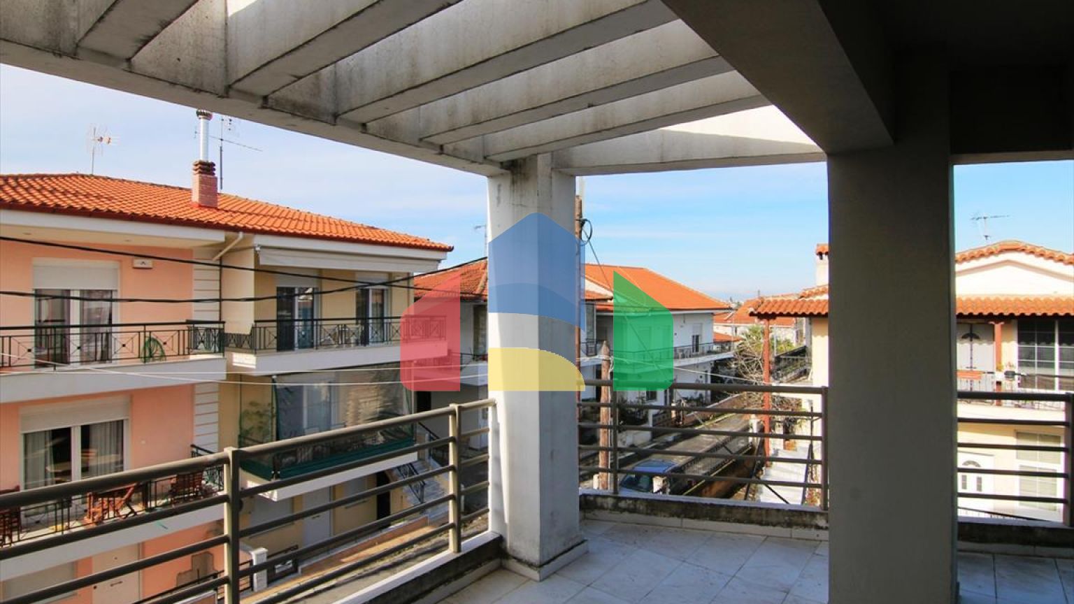 Продаж - Таунхаус 240 m² в передмісті Салонік