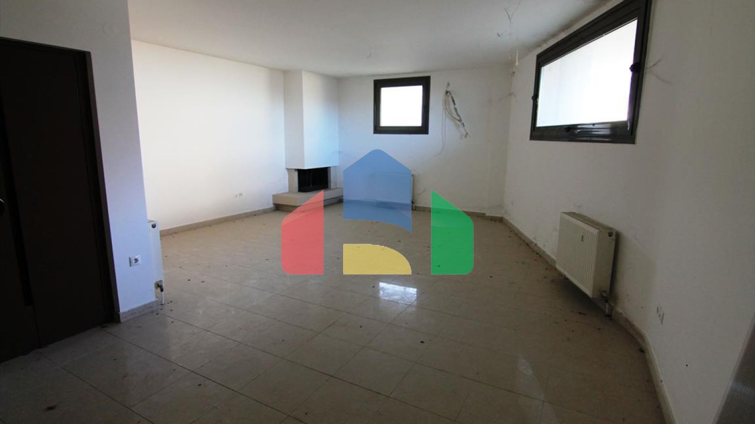 Продаж - Таунхаус 240 m² в передмісті Салонік