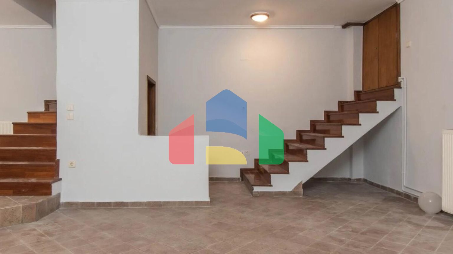 Продаж - Таунхаус 180 m² в передмісті Салонік