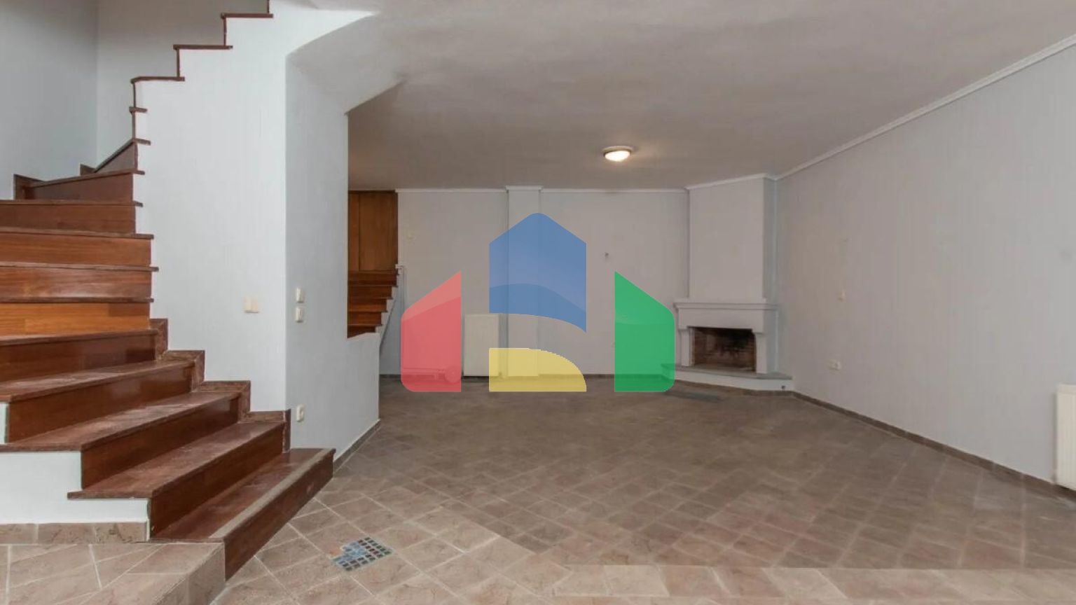 Продаж - Таунхаус 180 m² в передмісті Салонік