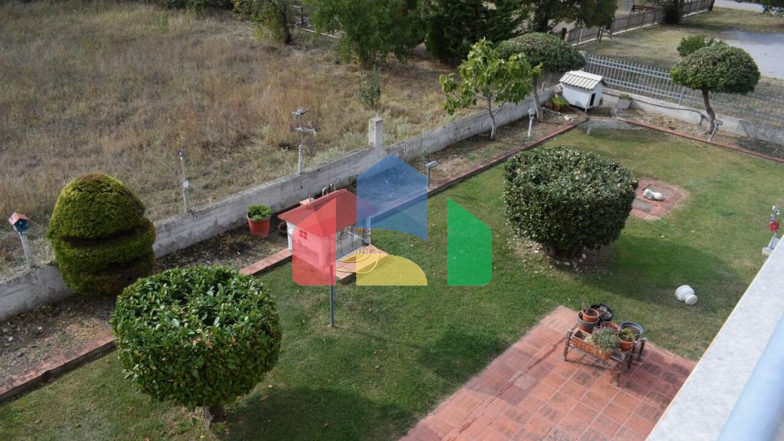 Продаж - Котедж 290 m² в передмісті Салонік