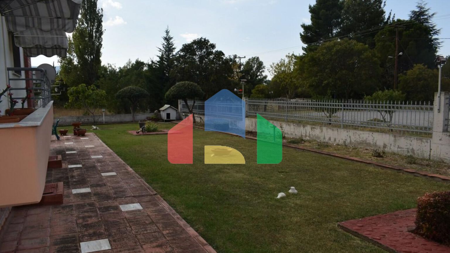 Продаж - Котедж 290 m² в передмісті Салонік