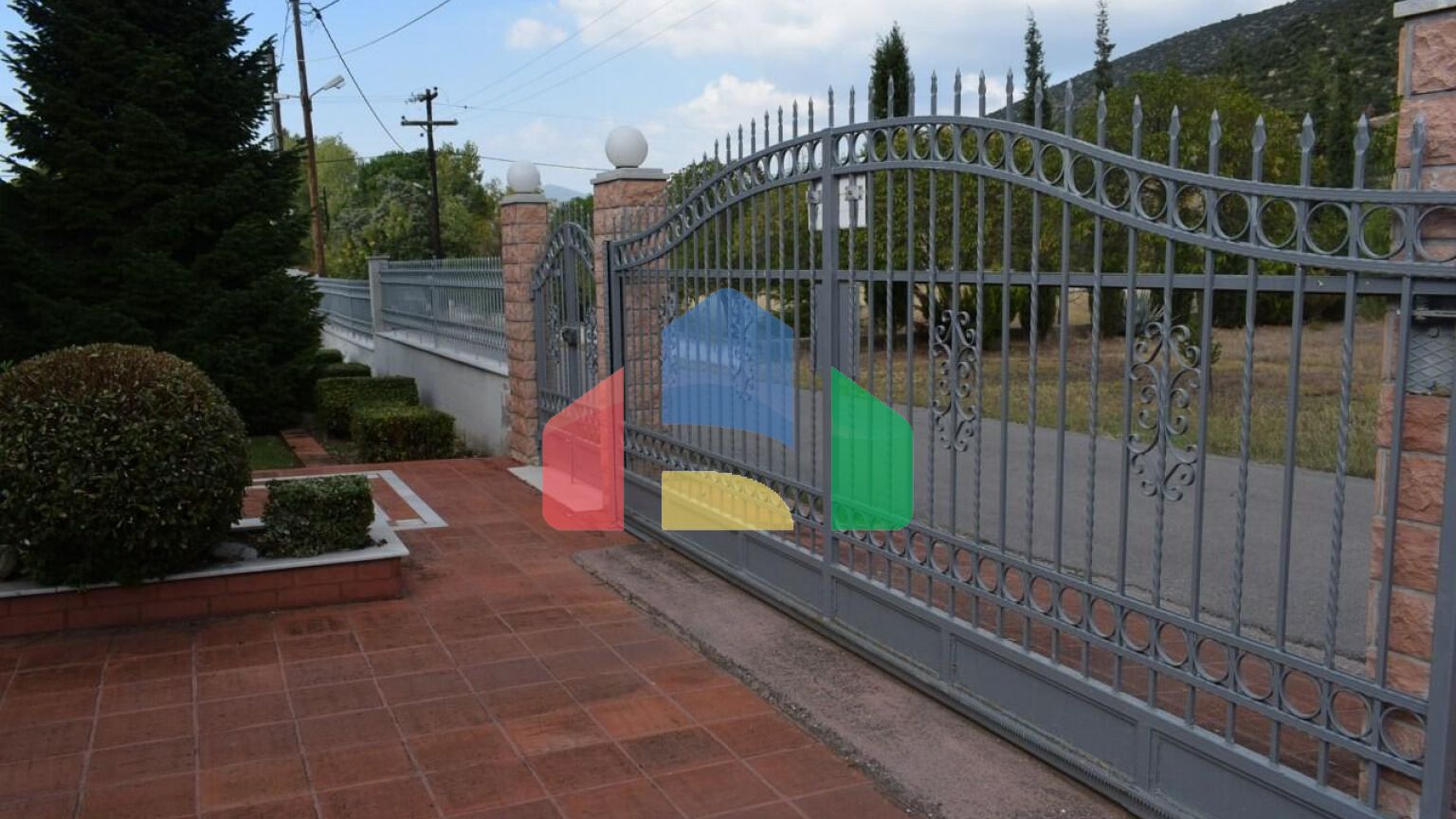 Продаж - Котедж 290 m² в передмісті Салонік