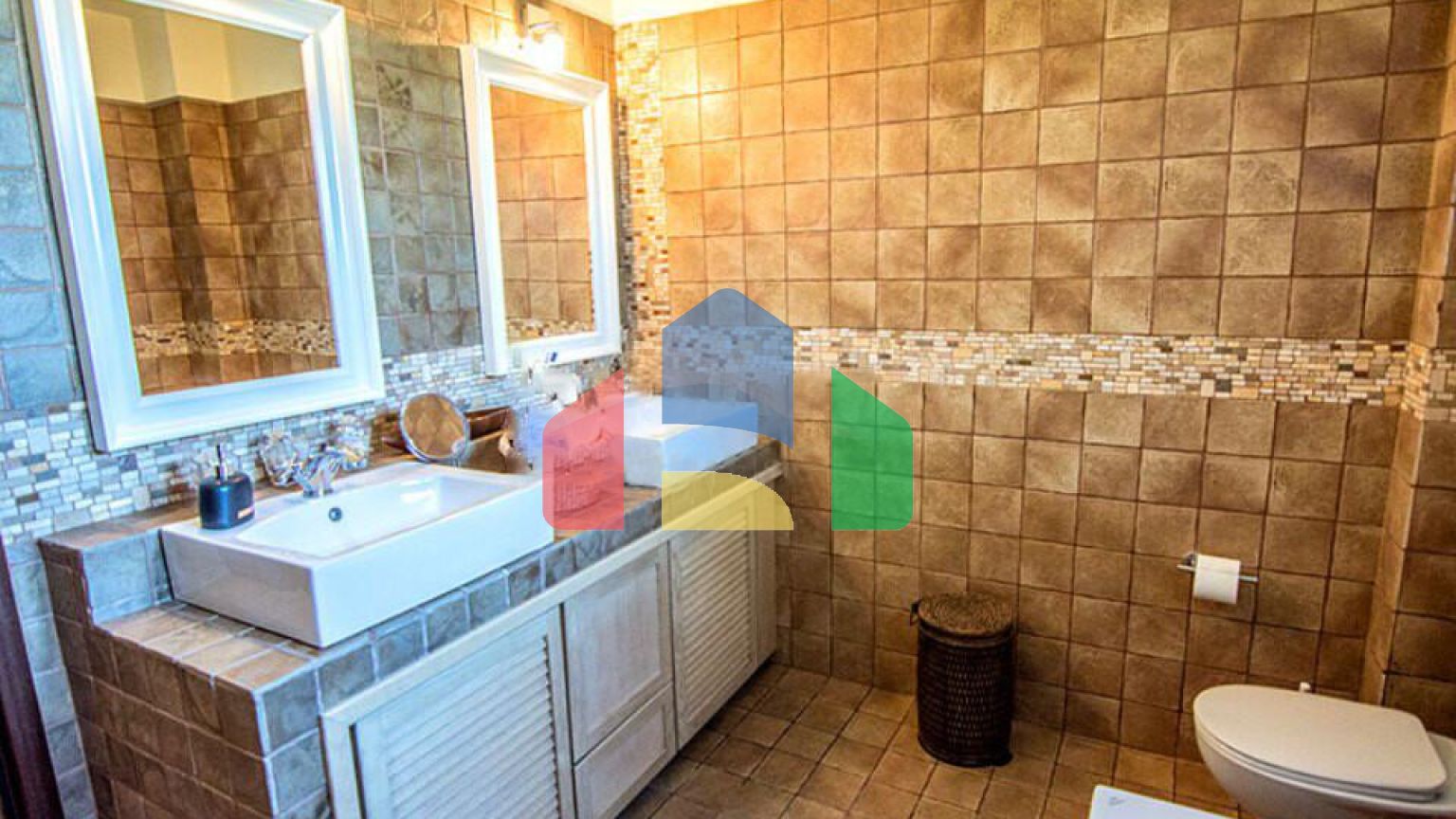 Продаж - Котедж 199 m² в передмісті Салонік