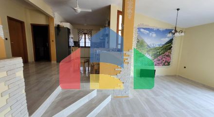 Продаж - Котедж 200 m² в передмісті Салонік