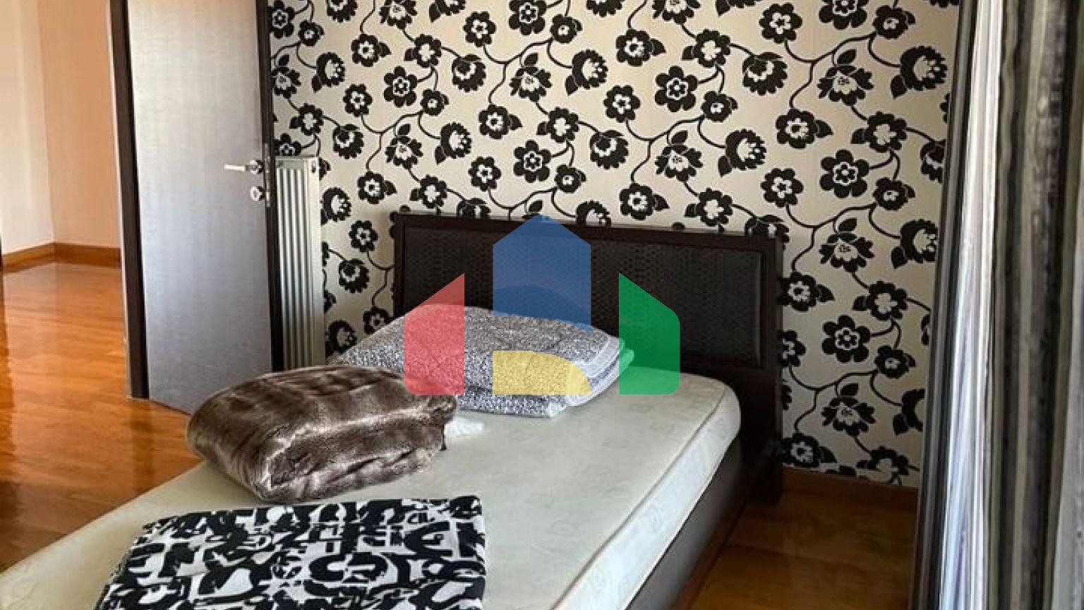 Продаж - Котедж 300 m² в передмісті Салонік