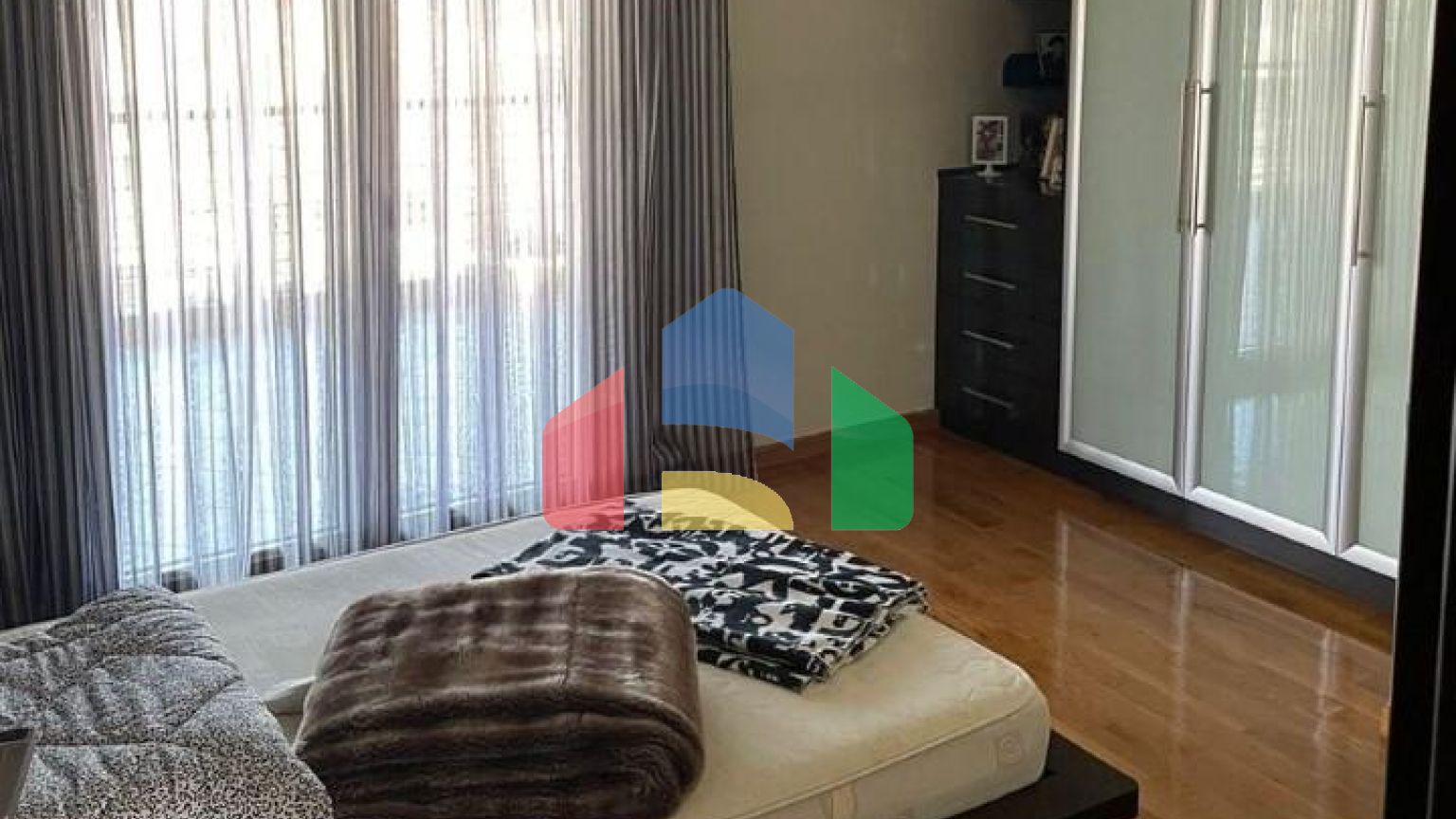 Продаж - Котедж 300 m² в передмісті Салонік