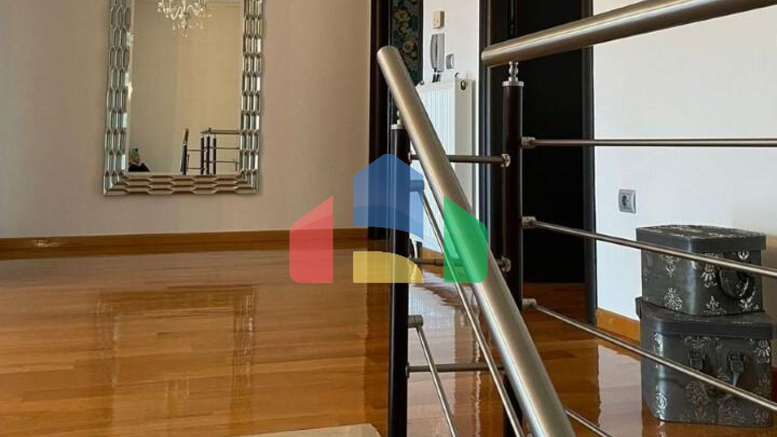 Продаж - Котедж 300 m² в передмісті Салонік